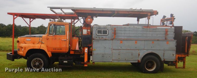 image for item DI2267 1990 Ford L8000 bridge inspection truck