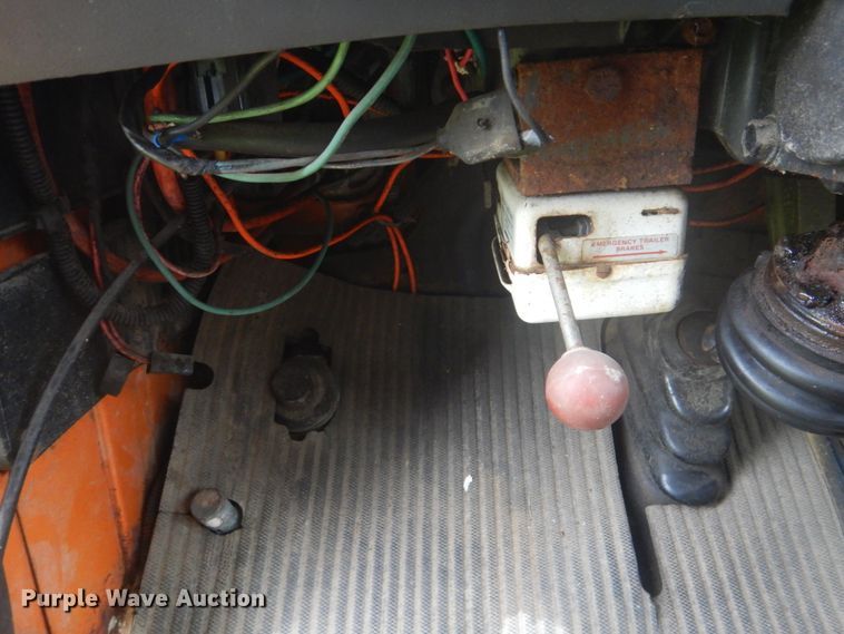 image for item DI2267 1990 Ford L8000 bridge inspection truck