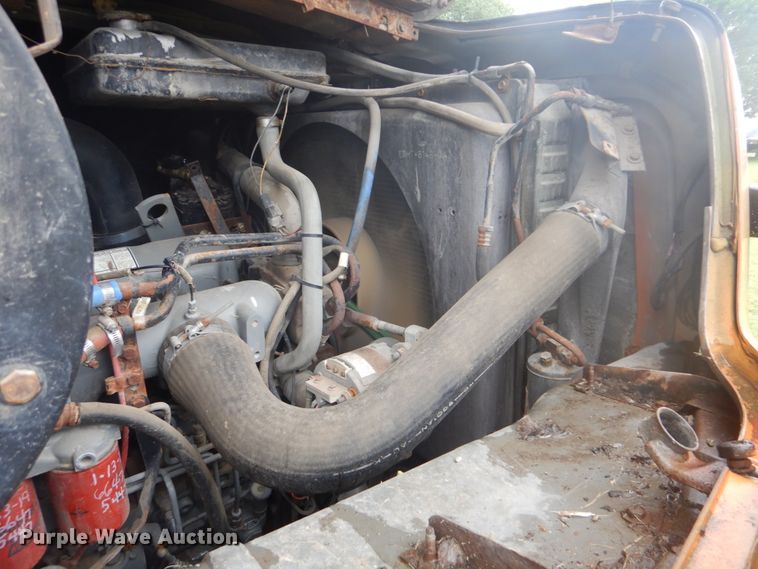 image for item DI2267 1990 Ford L8000 bridge inspection truck