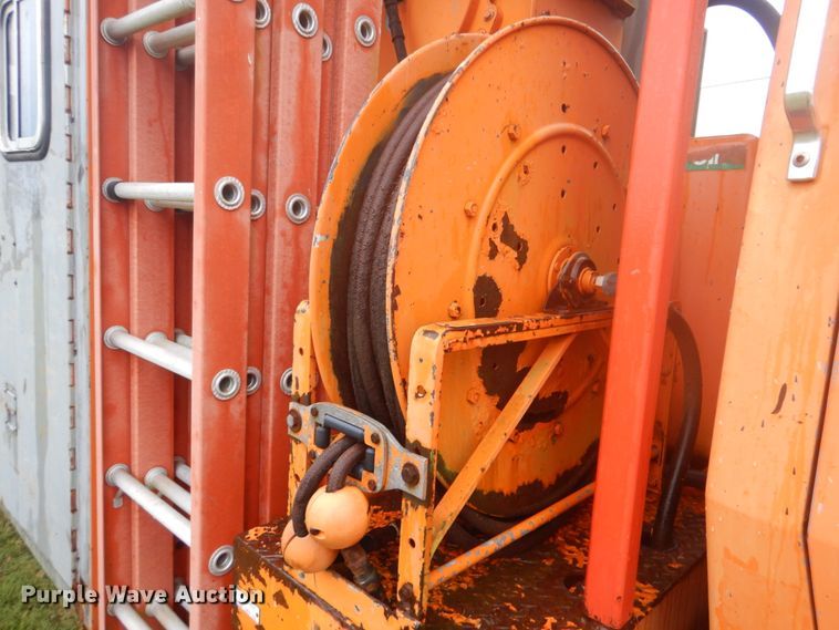 image for item DI2267 1990 Ford L8000 bridge inspection truck