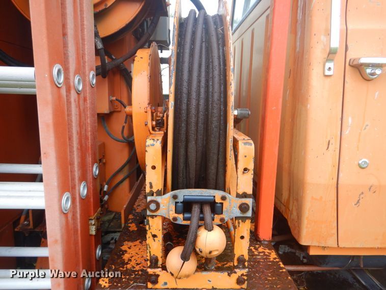 image for item DI2267 1990 Ford L8000 bridge inspection truck