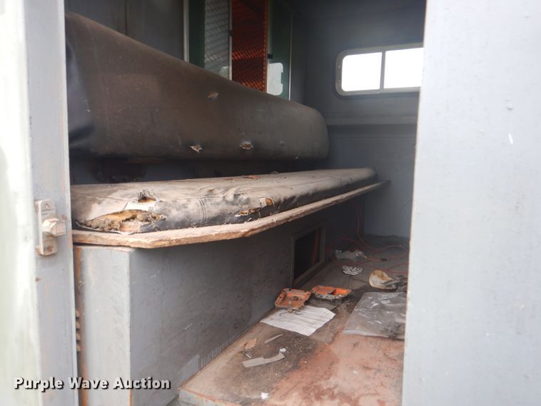 image for item DI2267 1990 Ford L8000 bridge inspection truck