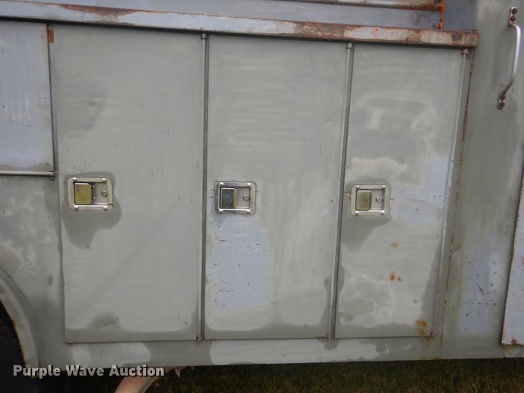 image for item DI2267 1990 Ford L8000 bridge inspection truck