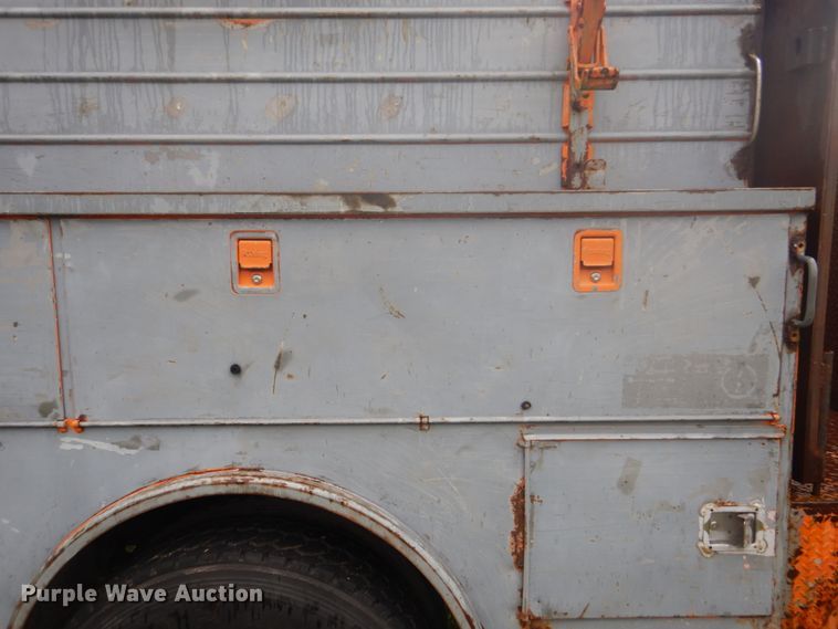 image for item DI2267 1990 Ford L8000 bridge inspection truck