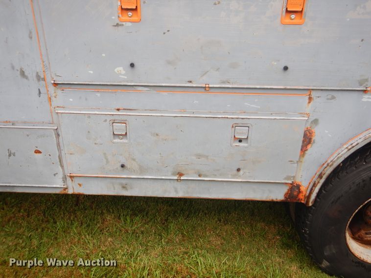 image for item DI2267 1990 Ford L8000 bridge inspection truck