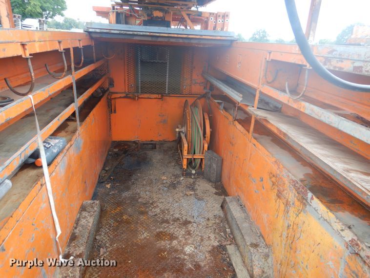 image for item DI2267 1990 Ford L8000 bridge inspection truck