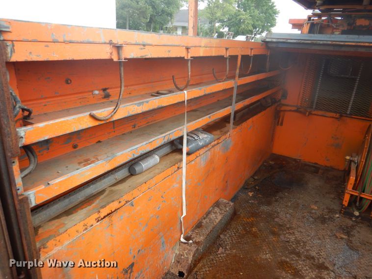 image for item DI2267 1990 Ford L8000 bridge inspection truck