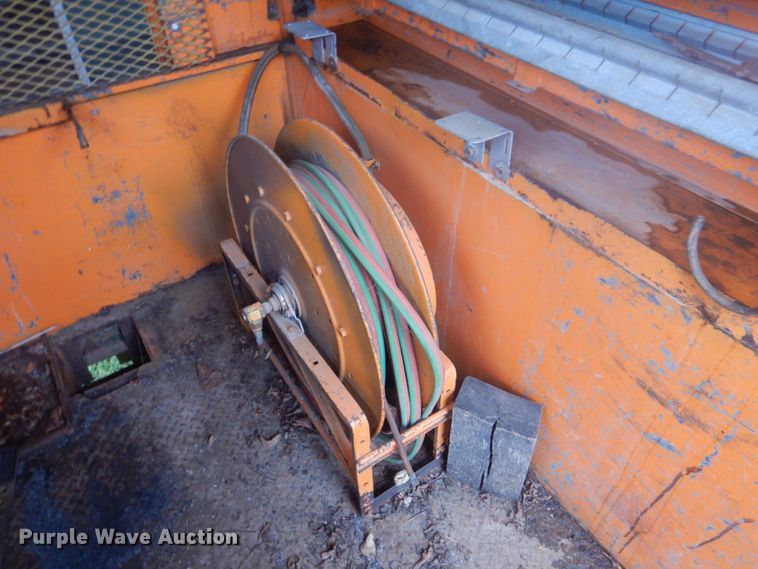 image for item DI2267 1990 Ford L8000 bridge inspection truck