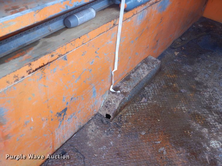 image for item DI2267 1990 Ford L8000 bridge inspection truck