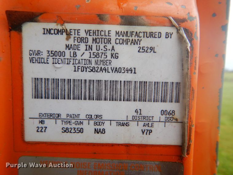 image for item DI2267 1990 Ford L8000 bridge inspection truck