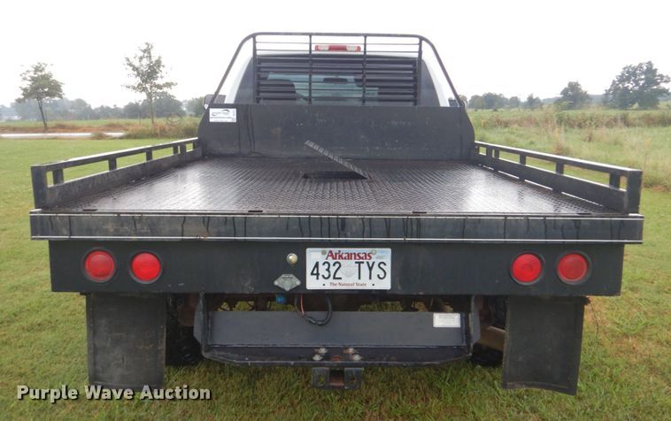 image for item DI2270 2006 Chevrolet Silverado 2500 flatbed pickup truck