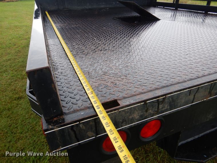 image for item DI2270 2006 Chevrolet Silverado 2500 flatbed pickup truck