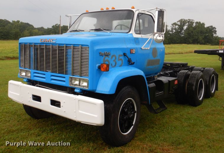 image for item DI2272 1984 GMC TopKick C7000 semi truck