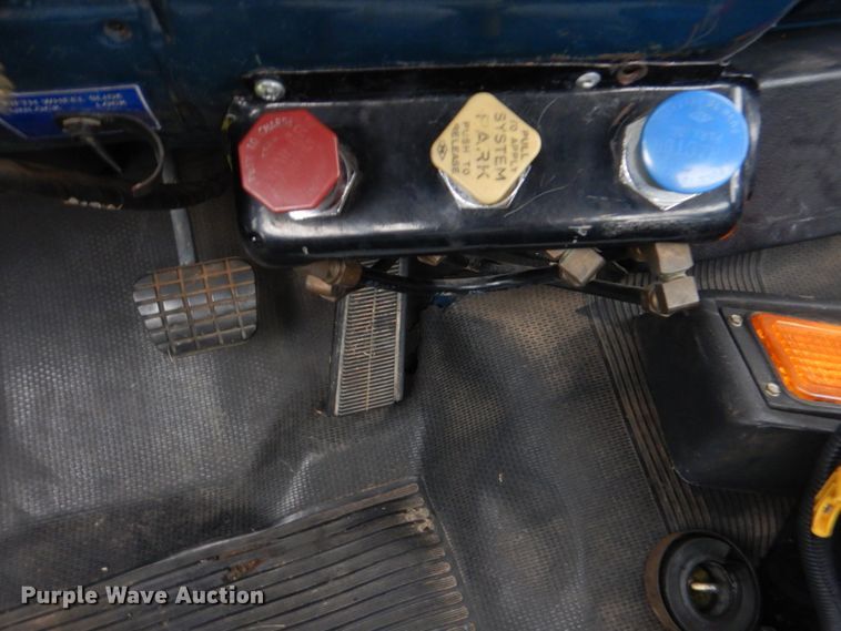 image for item DI2272 1984 GMC TopKick C7000 semi truck