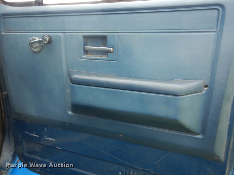 image for item DI2272 1984 GMC TopKick C7000 semi truck