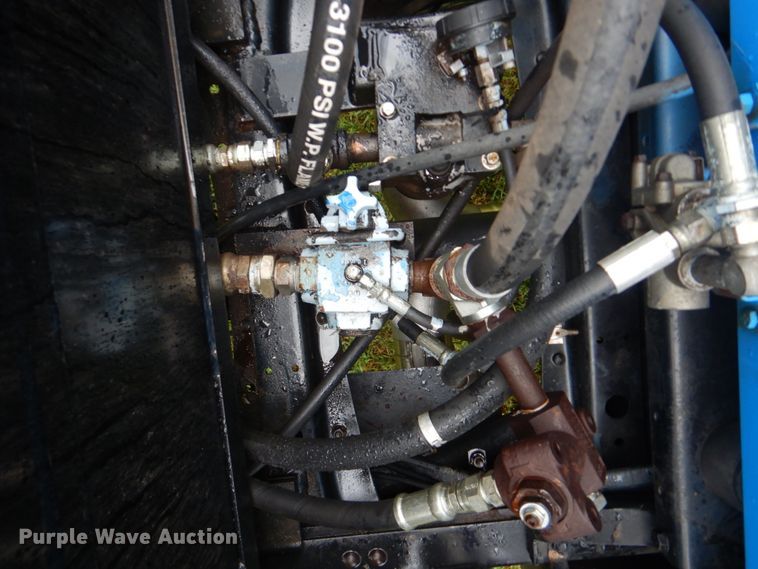 image for item DI2272 1984 GMC TopKick C7000 semi truck