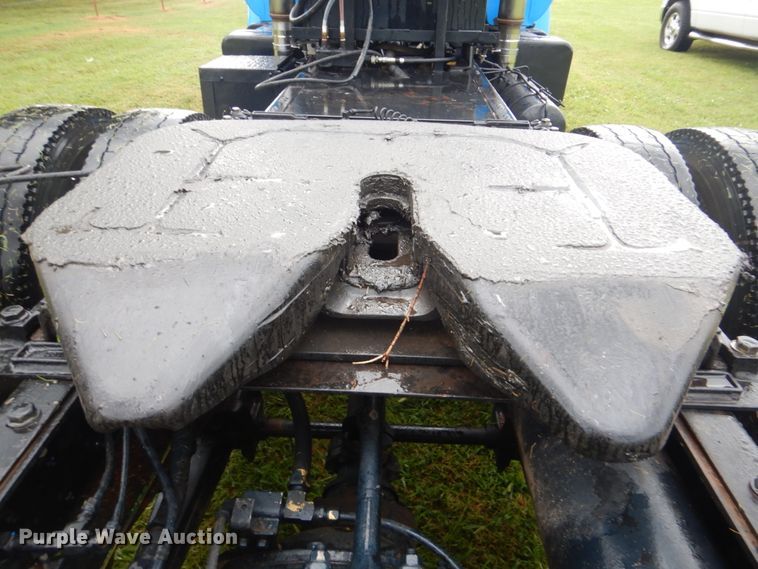 image for item DI2272 1984 GMC TopKick C7000 semi truck