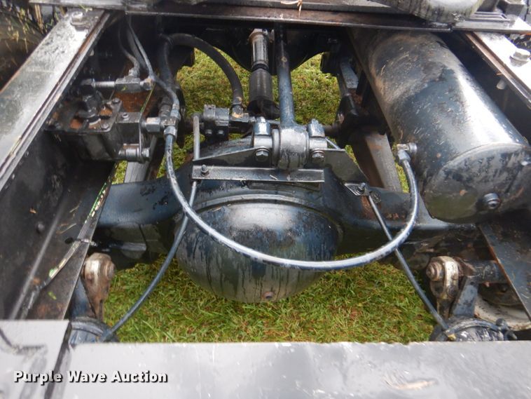 image for item DI2272 1984 GMC TopKick C7000 semi truck