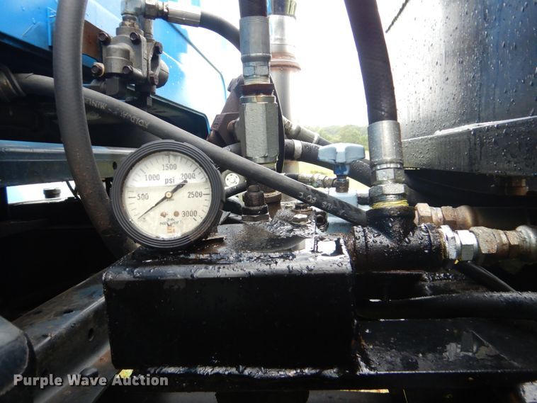 image for item DI2272 1984 GMC TopKick C7000 semi truck