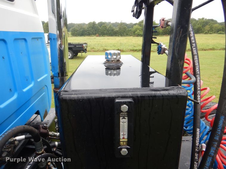 image for item DI2272 1984 GMC TopKick C7000 semi truck