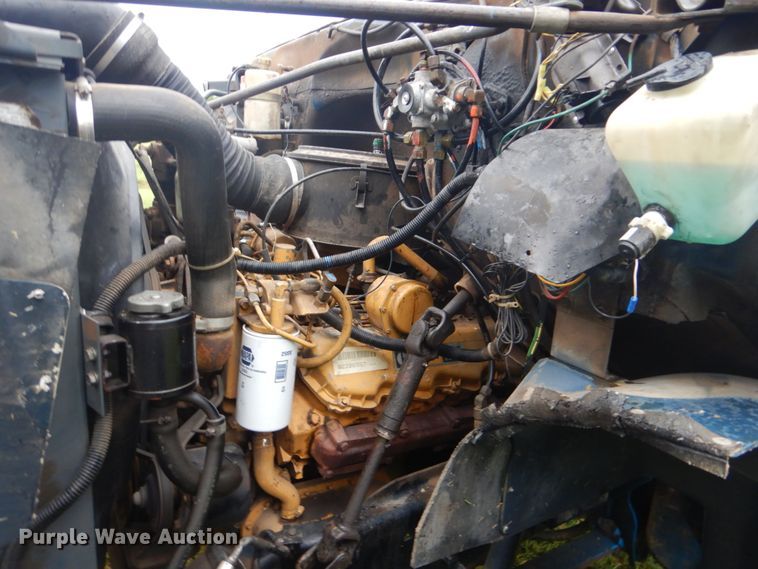 image for item DI2272 1984 GMC TopKick C7000 semi truck