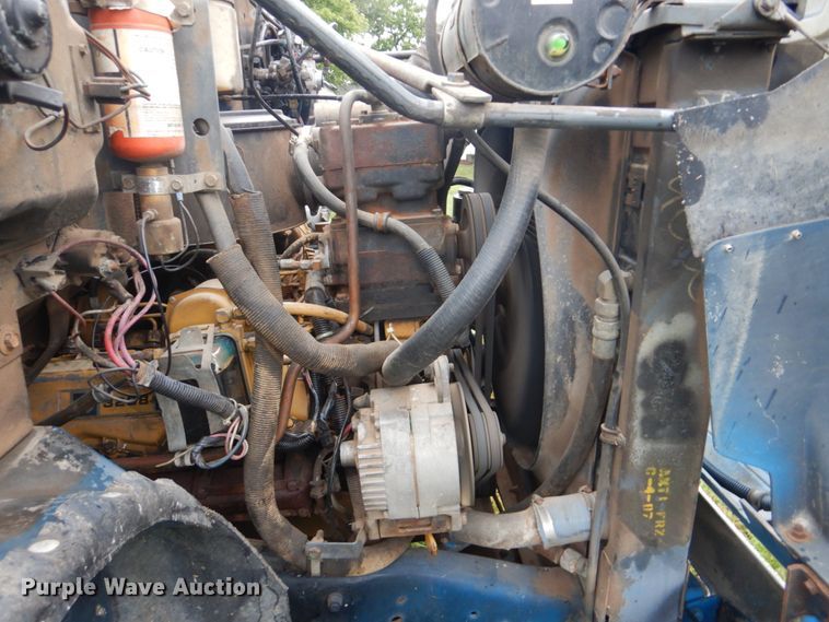 image for item DI2272 1984 GMC TopKick C7000 semi truck