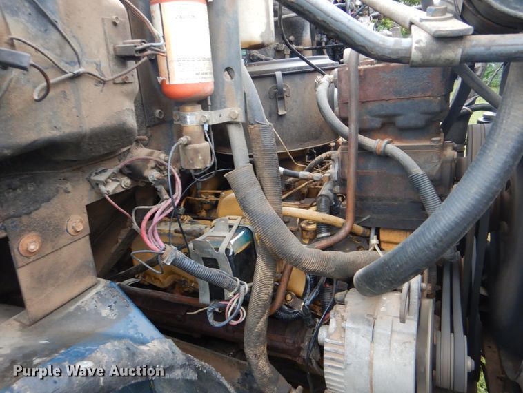 image for item DI2272 1984 GMC TopKick C7000 semi truck