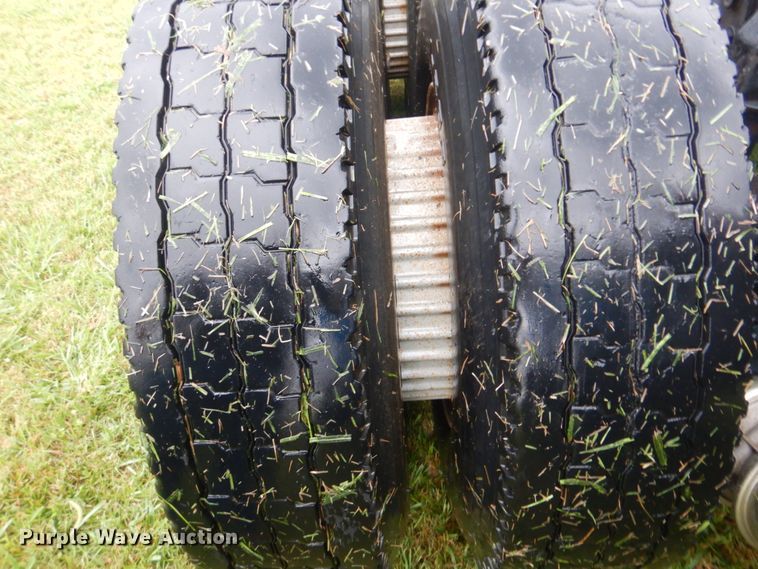 image for item DI2272 1984 GMC TopKick C7000 semi truck