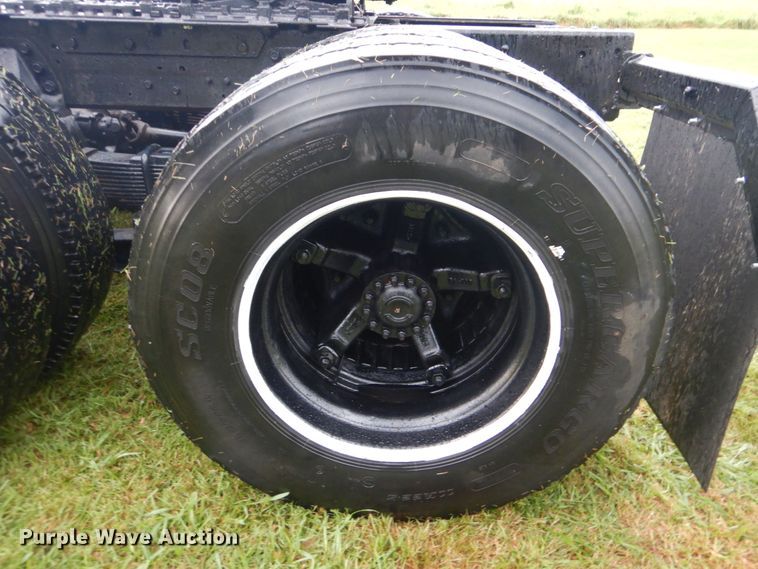 image for item DI2272 1984 GMC TopKick C7000 semi truck