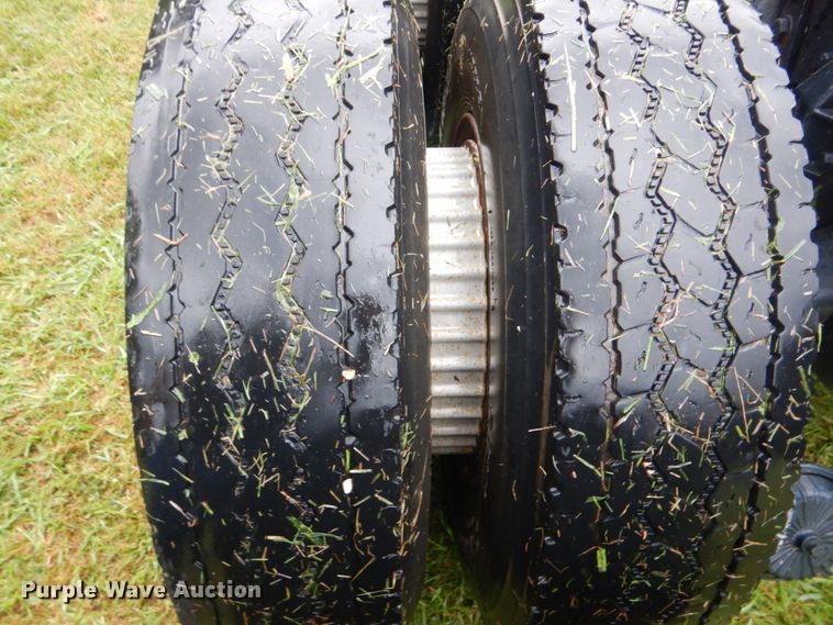 image for item DI2272 1984 GMC TopKick C7000 semi truck