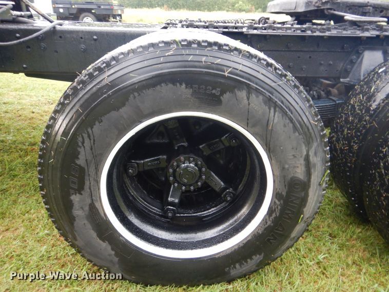 image for item DI2272 1984 GMC TopKick C7000 semi truck