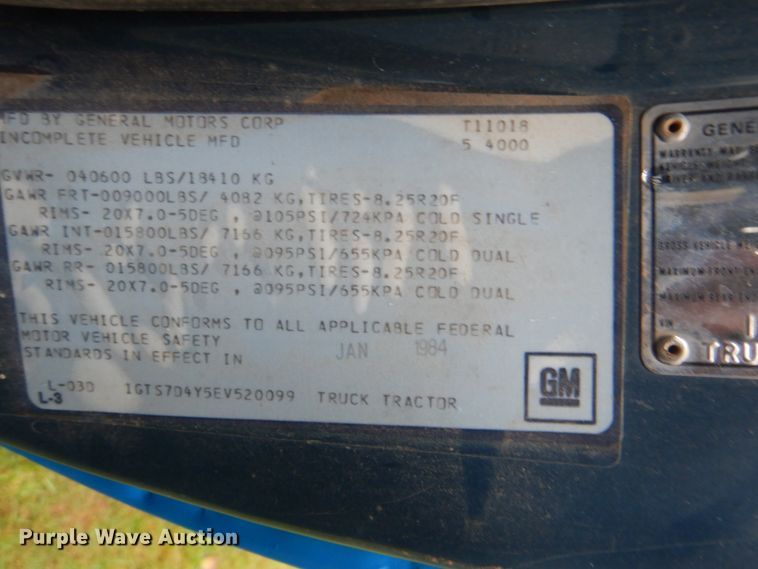 image for item DI2272 1984 GMC TopKick C7000 semi truck