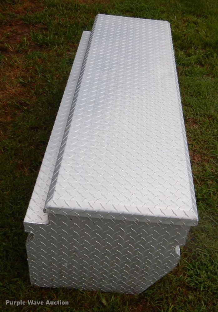 image for item DI2275 5'L x 20.5"W cross bed toolbox