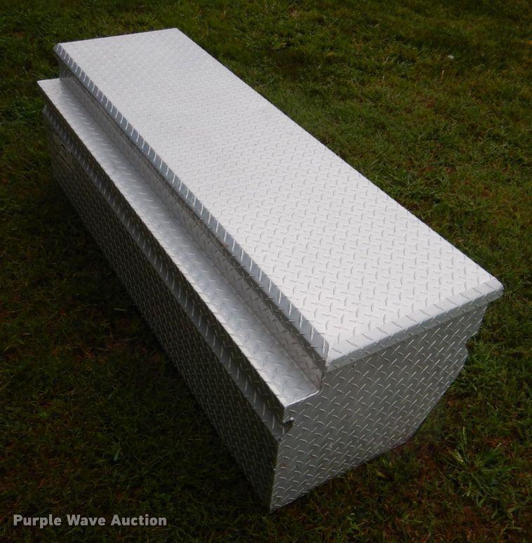 image for item DI2275 5'L x 20.5"W cross bed toolbox