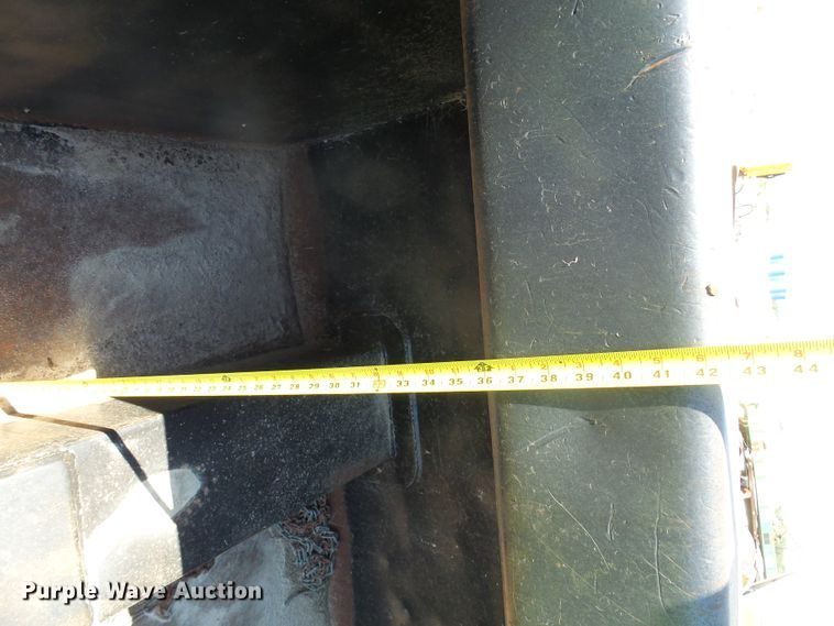 image for item DX9206 Tink roll-out bucket