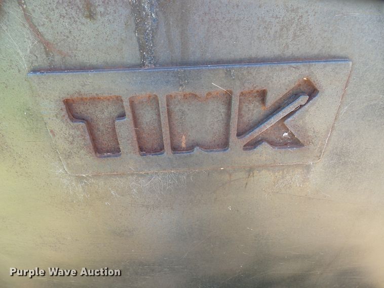 image for item DX9206 Tink roll-out bucket