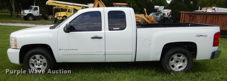 image for item EK9039 2008 Chevrolet Silverado 1500 Ext. Cab pickup truck