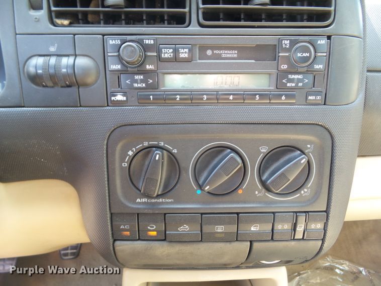 image for item EM9804 1999 Volkswagen Cabrio convertible