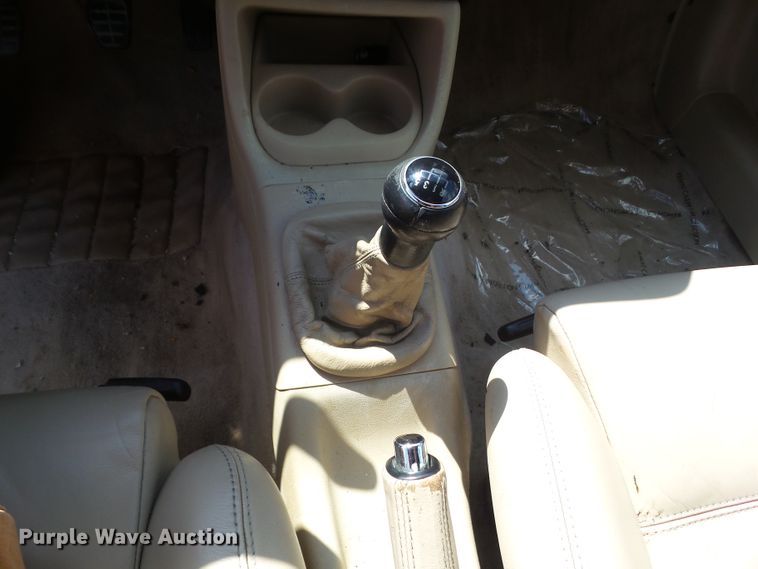 image for item EM9804 1999 Volkswagen Cabrio convertible
