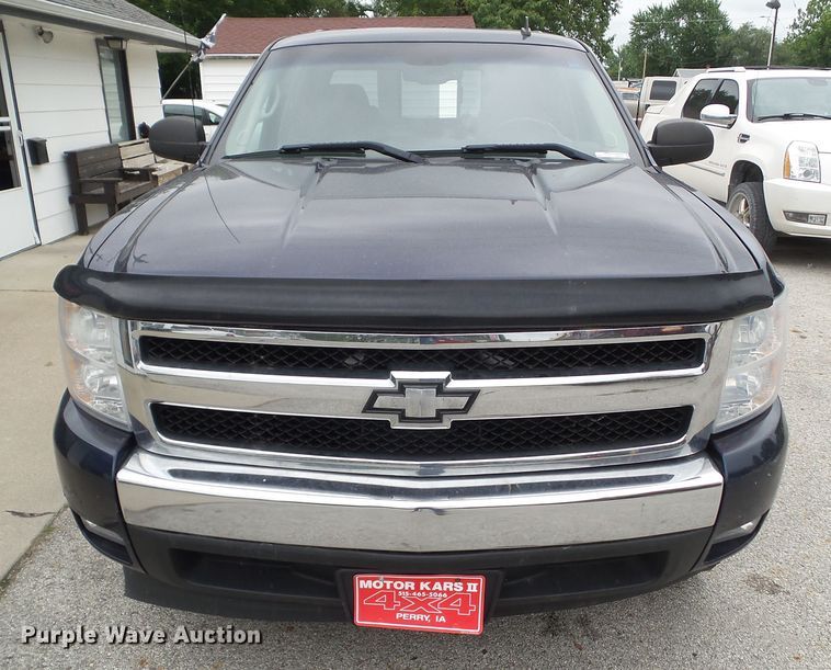 image for item EM9805 2008 Chevrolet Silverado 1500 Crew Cab pickup truck