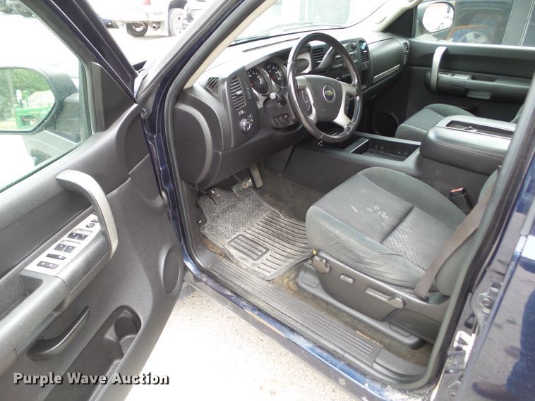 image for item EM9805 2008 Chevrolet Silverado 1500 Crew Cab pickup truck