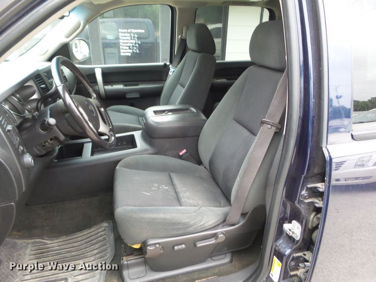 image for item EM9805 2008 Chevrolet Silverado 1500 Crew Cab pickup truck