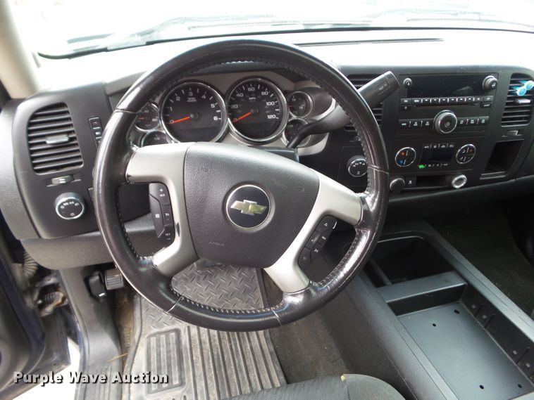 image for item EM9805 2008 Chevrolet Silverado 1500 Crew Cab pickup truck