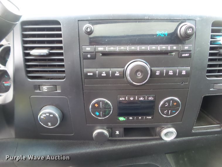 image for item EM9805 2008 Chevrolet Silverado 1500 Crew Cab pickup truck