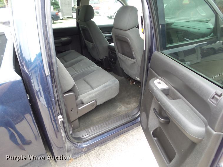 image for item EM9805 2008 Chevrolet Silverado 1500 Crew Cab pickup truck