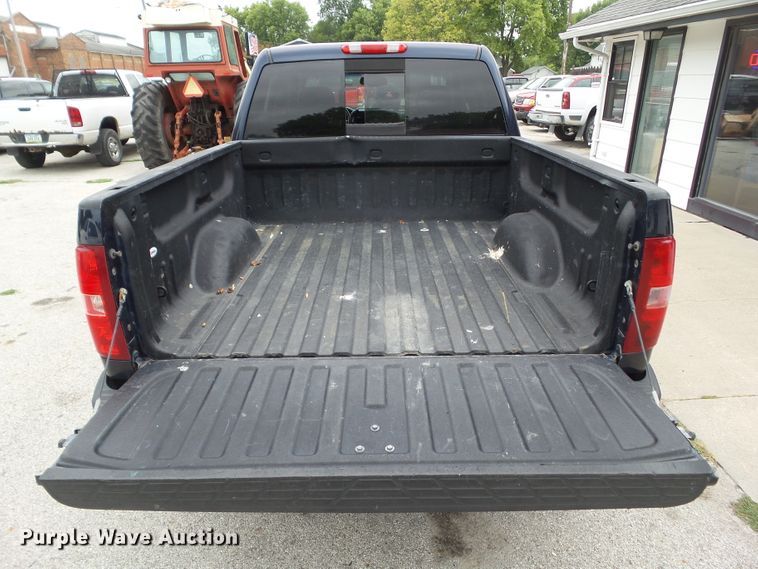 image for item EM9805 2008 Chevrolet Silverado 1500 Crew Cab pickup truck