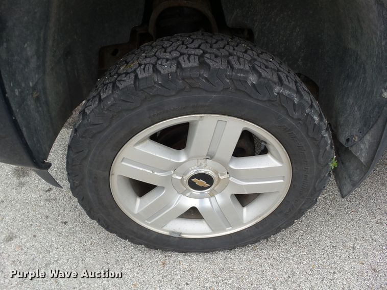 image for item EM9805 2008 Chevrolet Silverado 1500 Crew Cab pickup truck