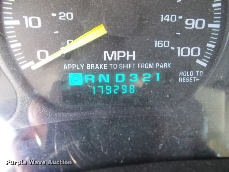 image for item EM9816 2001 GMC Sierra 1500 Ext. Cab pickup truck