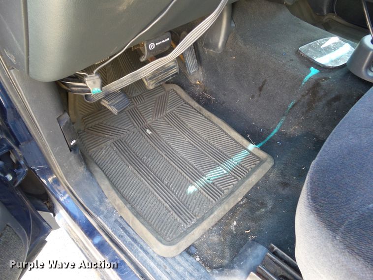 image for item EM9816 2001 GMC Sierra 1500 Ext. Cab pickup truck