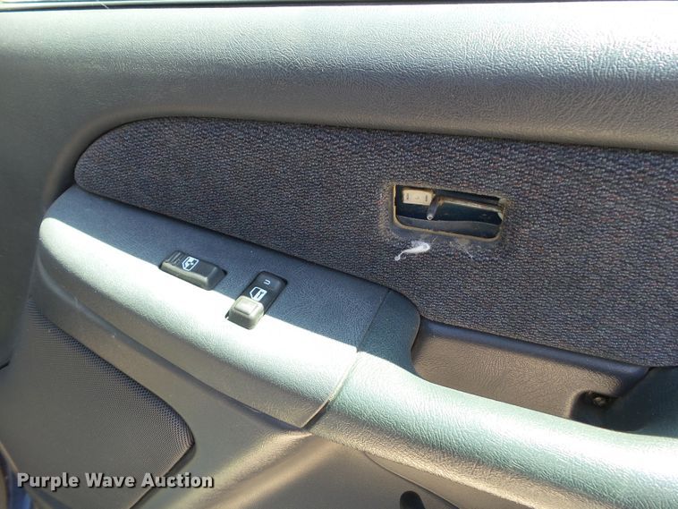 image for item EM9816 2001 GMC Sierra 1500 Ext. Cab pickup truck